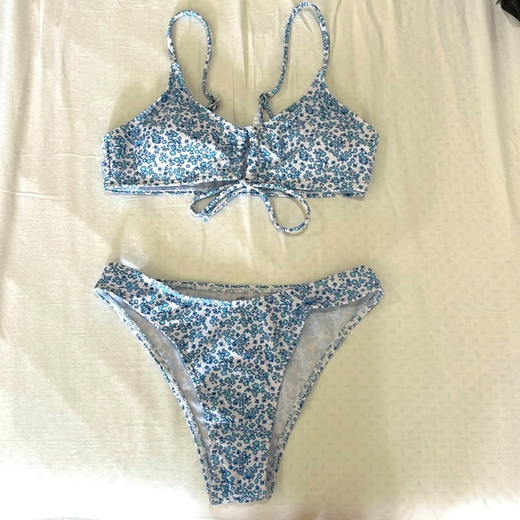 Size small, Blue and white floral print bikini (top & bottom) NEVER WORN - Picture 1 of 7